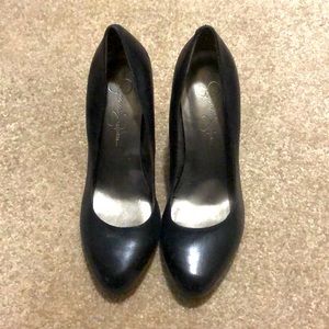 Jessica Simpson black pumps